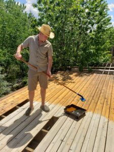 Staining deck for protection against wear